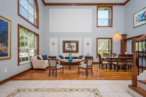 Villa ou maison à vendre à Pembroke Pines, Floride: 4 chambres, 322.28 m2 № 665229 - photo 6