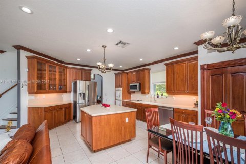 Casa en venta en Pembroke Pines, Florida, 4 dormitorios, 322.28 m2 № 665229 - foto 10