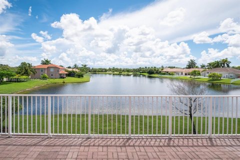 Villa ou maison à vendre à Pembroke Pines, Floride: 4 chambres, 322.28 m2 № 665229 - photo 23