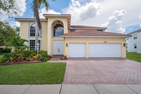 Casa en venta en Pembroke Pines, Florida, 4 dormitorios, 322.28 m2 № 665229 - foto 4