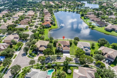 Villa ou maison à vendre à Pembroke Pines, Floride: 4 chambres, 322.28 m2 № 665229 - photo 3