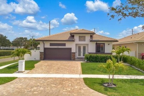 Villa ou maison à vendre à Dania Beach, Floride: 3 chambres, 210.05 m2 № 1215730 - photo 2