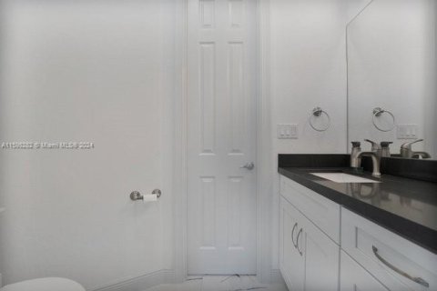 Casa en venta en Dania Beach, Florida, 3 dormitorios, 210.05 m2 № 1215730 - foto 27