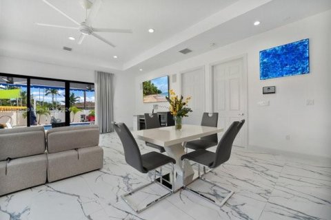 Casa en venta en Dania Beach, Florida, 3 dormitorios, 210.05 m2 № 1215730 - foto 16