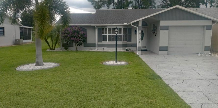 House in Sebring, Florida 2 bedrooms, 122.63 sq.m. № 865384