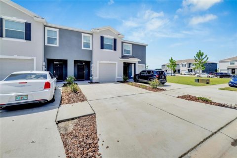 Townhouse in Wesley Chapel, Florida 3 bedrooms, 155.43 sq.m. № 1298151 - photo 5