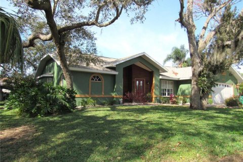 House in Port Charlotte, Florida 3 bedrooms, 155.98 sq.m. № 958103 - photo 1