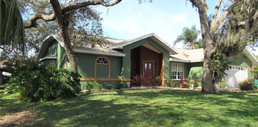 House in Port Charlotte, Florida 3 bedrooms, 155.98 sq.m. № 958103