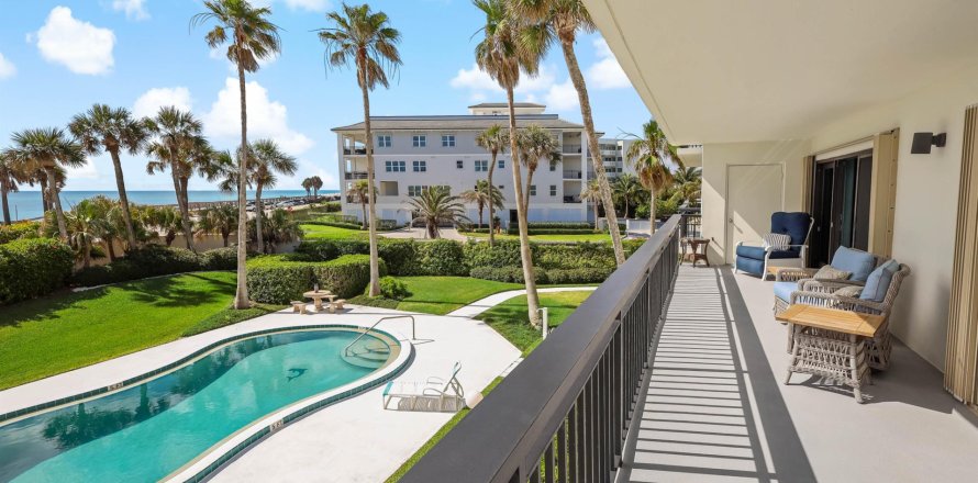 Condominio en Vero Beach, Florida, 2 dormitorios  № 1172217