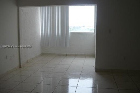 Condo in Miami, Florida, 2 bedrooms  № 1116201 - photo 5