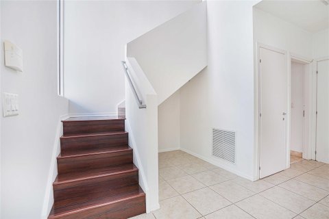 Снять в аренду таунхаус в Форт-Лодердейл, Флорида 3 спальни, 168.99м2, № 1100297 - фото 24