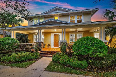 House in Jupiter, Florida 5 bedrooms, 320.79 sq.m. № 922459 - photo 1