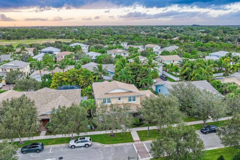 Villa ou maison à vendre à Jupiter, Floride: 5 chambres, 320.79 m2 № 922459 - photo 4