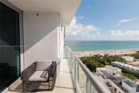 Condo in Miami Beach, Florida, 2 bedrooms  № 858158 - photo 1