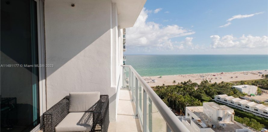 Condo in Miami Beach, Florida, 2 bedrooms  № 858158