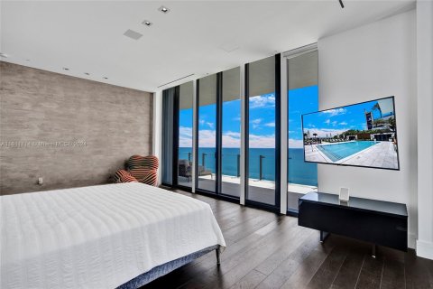 Condominio en venta en Sunny Isles Beach, Florida, 3 dormitorios, 296.82 m2 № 1233780 - foto 10