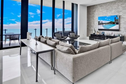 Condominio en venta en Sunny Isles Beach, Florida, 3 dormitorios, 296.82 m2 № 1233780 - foto 4