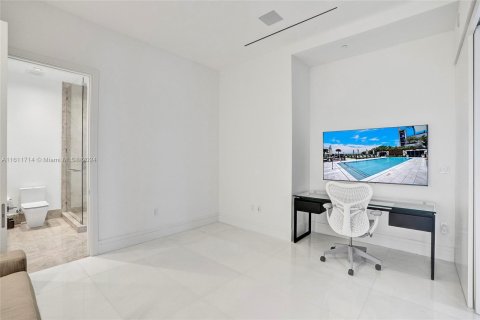 Condominio en venta en Sunny Isles Beach, Florida, 3 dormitorios, 296.82 m2 № 1233780 - foto 22