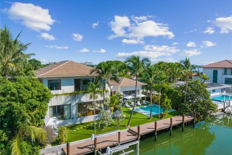 Villa ou maison à louer à Miami, Floride: 7 chambres, 458.1 m2 № 1357112 - photo 4