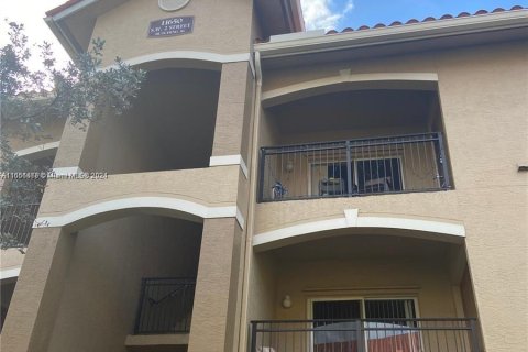 Copropriété à vendre à Pembroke Pines, Floride: 2 chambres, 104.98 m2 № 1357011 - photo 25