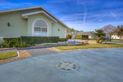 House in Silver Springs Shores, Florida 4 bedrooms, 342.16 sq.m. № 1353062 - photo 25