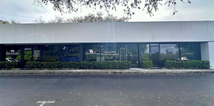 Commercial property in Delray Beach, Florida № 883244