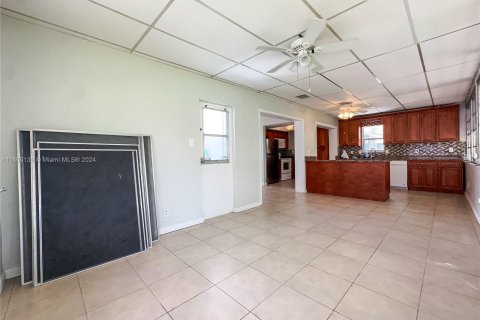 Villa ou maison à vendre à Tamarac, Floride: 2 chambres, 115.01 m2 № 1365806 - photo 6