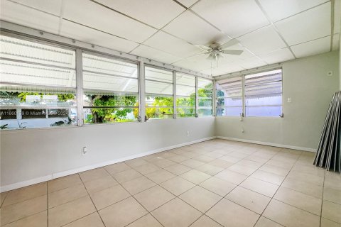 Casa en venta en Tamarac, Florida, 2 dormitorios, 115.01 m2 № 1365806 - foto 15