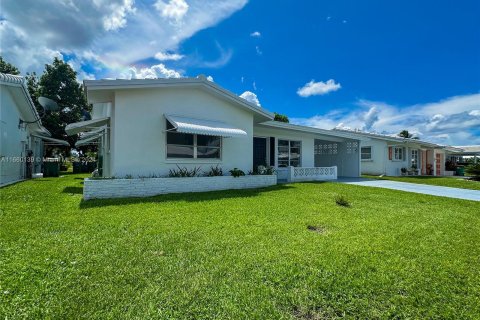 Casa en venta en Tamarac, Florida, 2 dormitorios, 115.01 m2 № 1365806 - foto 4