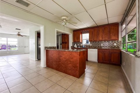 Villa ou maison à vendre à Tamarac, Floride: 2 chambres, 115.01 m2 № 1365806 - photo 7