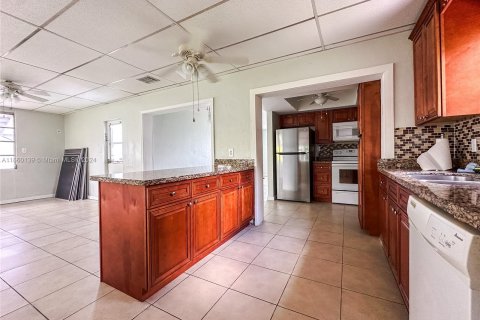 Casa en venta en Tamarac, Florida, 2 dormitorios, 115.01 m2 № 1365806 - foto 9