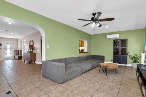 Casa en venta en Hollywood, Florida, 3 dormitorios, 151.99 m2 № 1385846 - foto 18