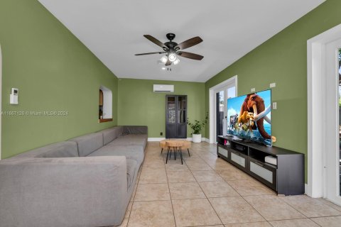 Casa en venta en Hollywood, Florida, 3 dormitorios, 151.99 m2 № 1385846 - foto 17