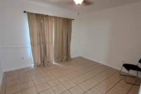 Condo in Miami, Florida, 2 bedrooms  № 1135850 - photo 3