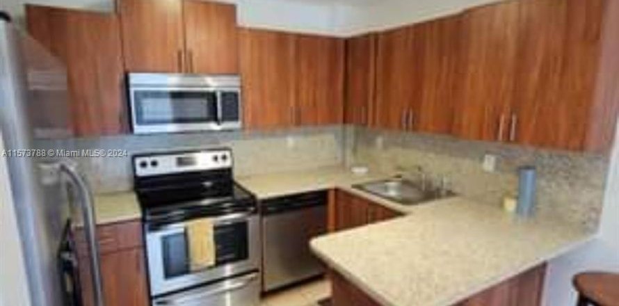 Condo in Miami, Florida, 2 bedrooms  № 1135850