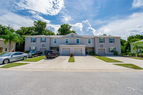 Adosado en venta en Daytona Beach, Florida, 3 dormitorios, 157 m2 № 1307892 - foto 1