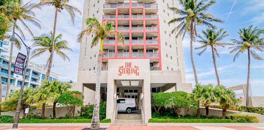 Condominio en Miami Beach, Florida, 2 dormitorios  № 1281822