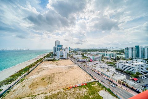 Condo in Miami Beach, Florida, 2 bedrooms  № 1281822 - photo 30