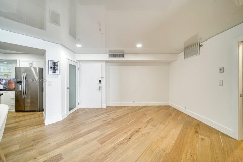 Copropriété à vendre à Miami Beach, Floride: 2 chambres, 110.55 m2 № 1281822 - photo 4