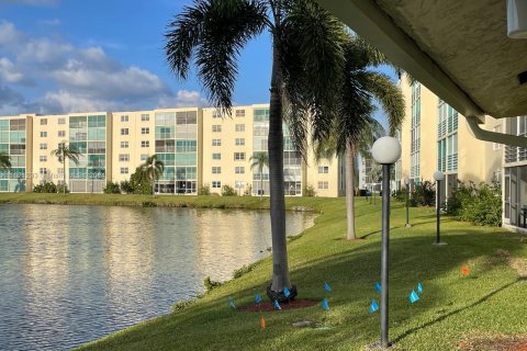 Condo in Dania Beach, Florida, 2 bedrooms  № 1281825 - photo 22