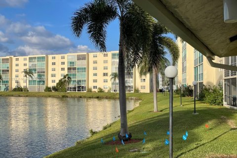 Condominio en venta en Dania Beach, Florida, 2 dormitorios, 110.55 m2 № 1281825 - foto 1