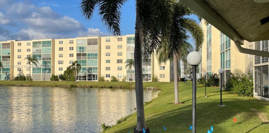 Condo in Dania Beach, Florida, 2 bedrooms  № 1281825