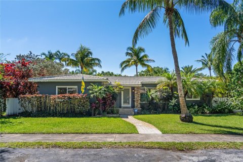 Villa ou maison à vendre à Miami Shores, Floride: 3 chambres, 180.79 m2 № 1078557 - photo 1