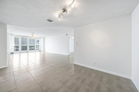 Condo in Fort Lauderdale, Florida, 2 bedrooms  № 1227782 - photo 23