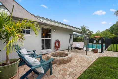 Villa ou maison à vendre à Coral Springs, Floride: 4 chambres, 255.85 m2 № 1227884 - photo 17