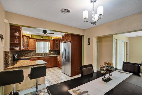 Casa en venta en Oakland Park, Florida, 4 dormitorios, 147.81 m2 № 1333303 - foto 8