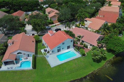 House in Weston, Florida 4 bedrooms, 199.46 sq.m. № 1333286 - photo 30