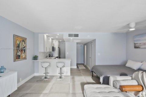 Condominio en venta en Miami Beach, Florida, 50.45 m2 № 1333405 - foto 12