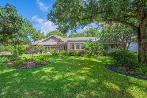 House in Lakeland, Florida 4 bedrooms, 290.13 sq.m. № 1354972 - photo 1