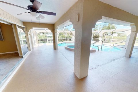 House in Punta Gorda, Florida 4 bedrooms, 190.82 sq.m. № 1424136 - photo 29